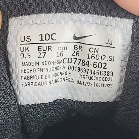 Nike Boy's Red Black Court Borough 2 Mid-Top Athletic Sneaker Shoes Size 10C - Picture 6 of 7